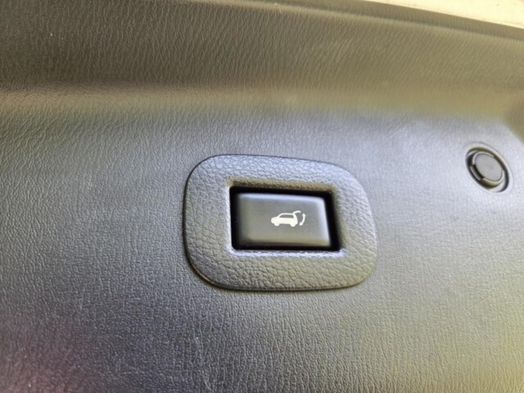 2017 Nissan Armada SV - Photo 10