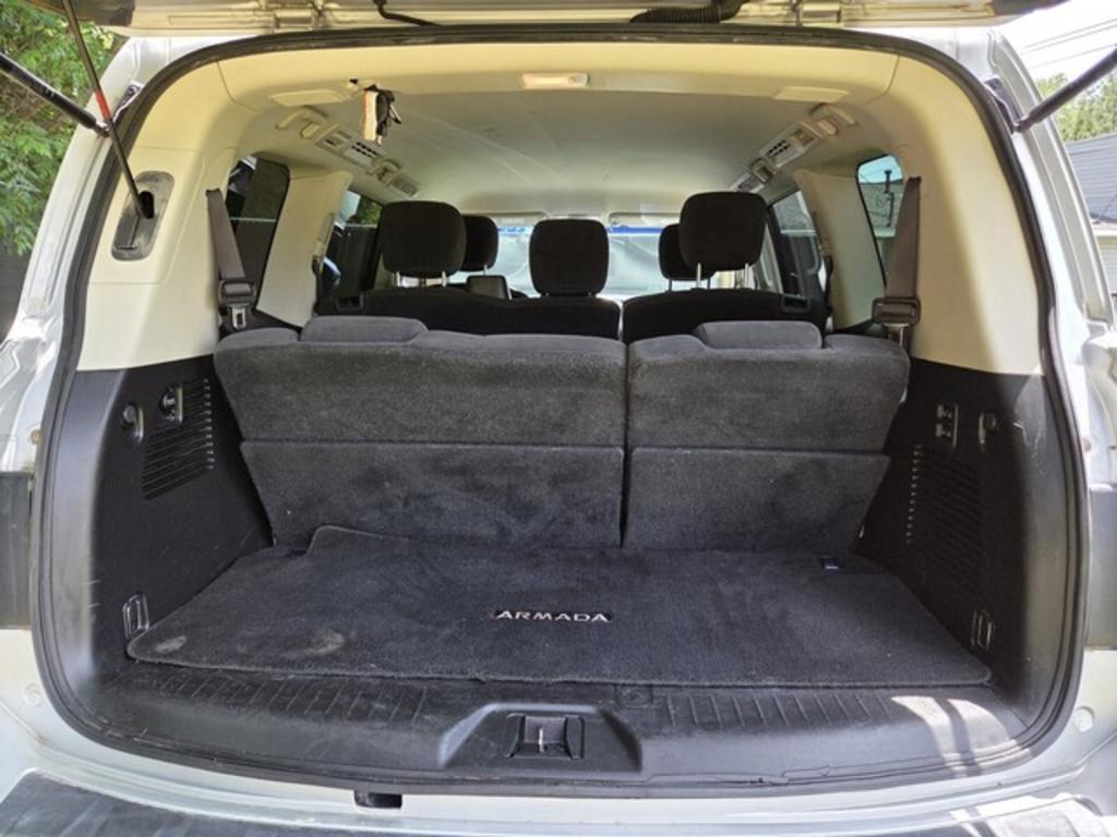 2017 Nissan Armada SV - Photo 9