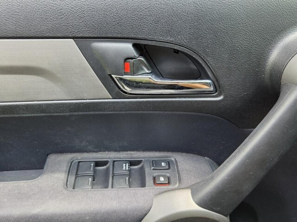 2010 Honda CR-V LX - Photo 23