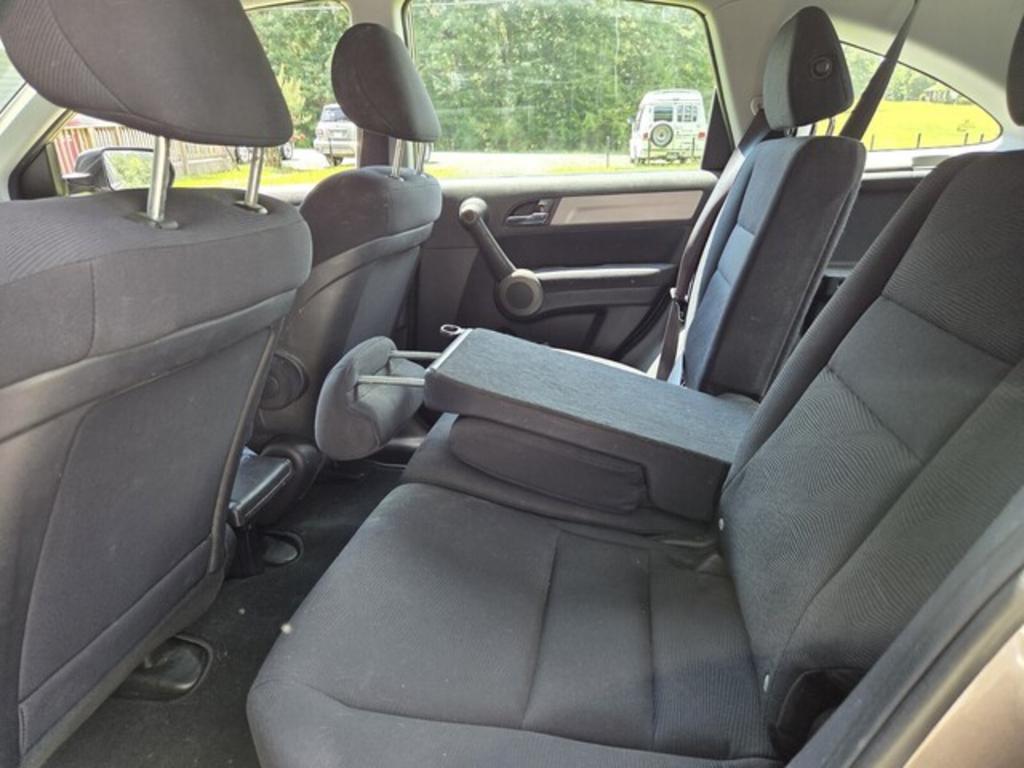 2010 Honda CR-V LX - Photo 6