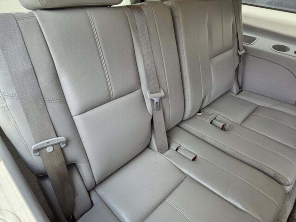 2008 Chevrolet Suburban LS - Photo 13
