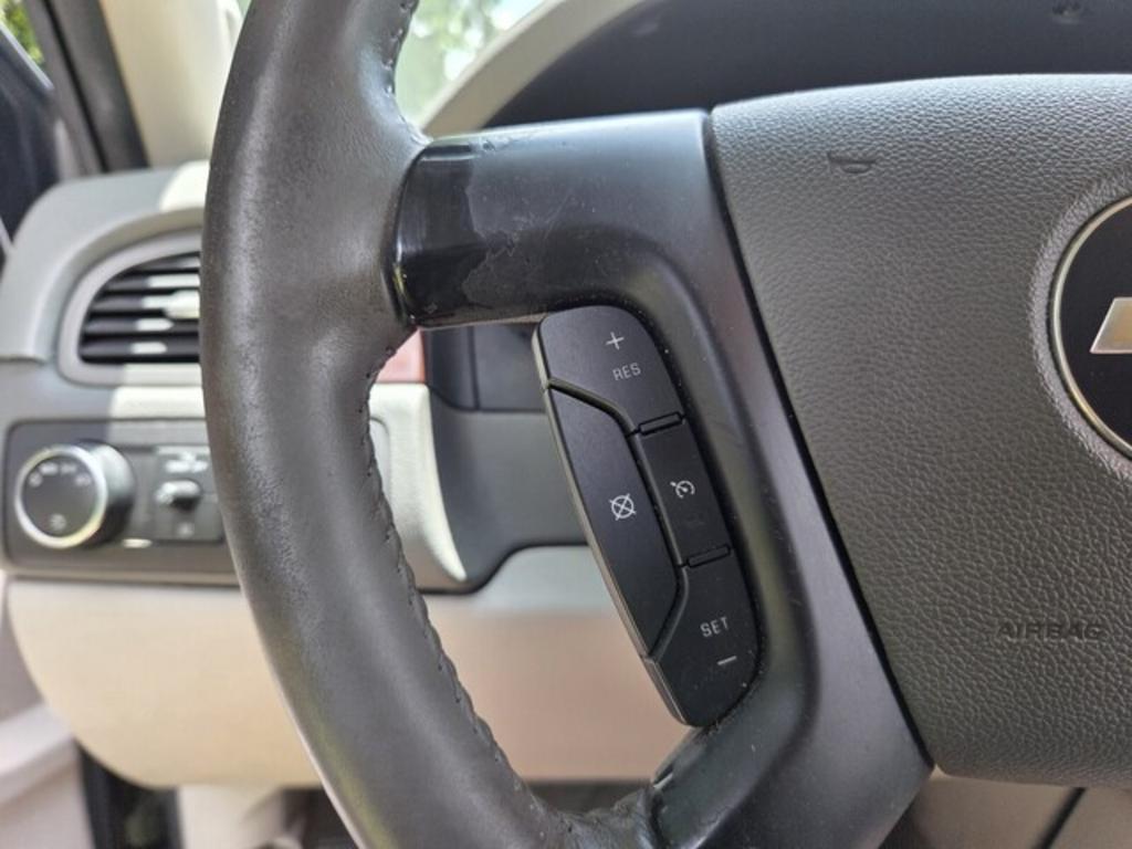 2008 Chevrolet Suburban LS - Photo 20