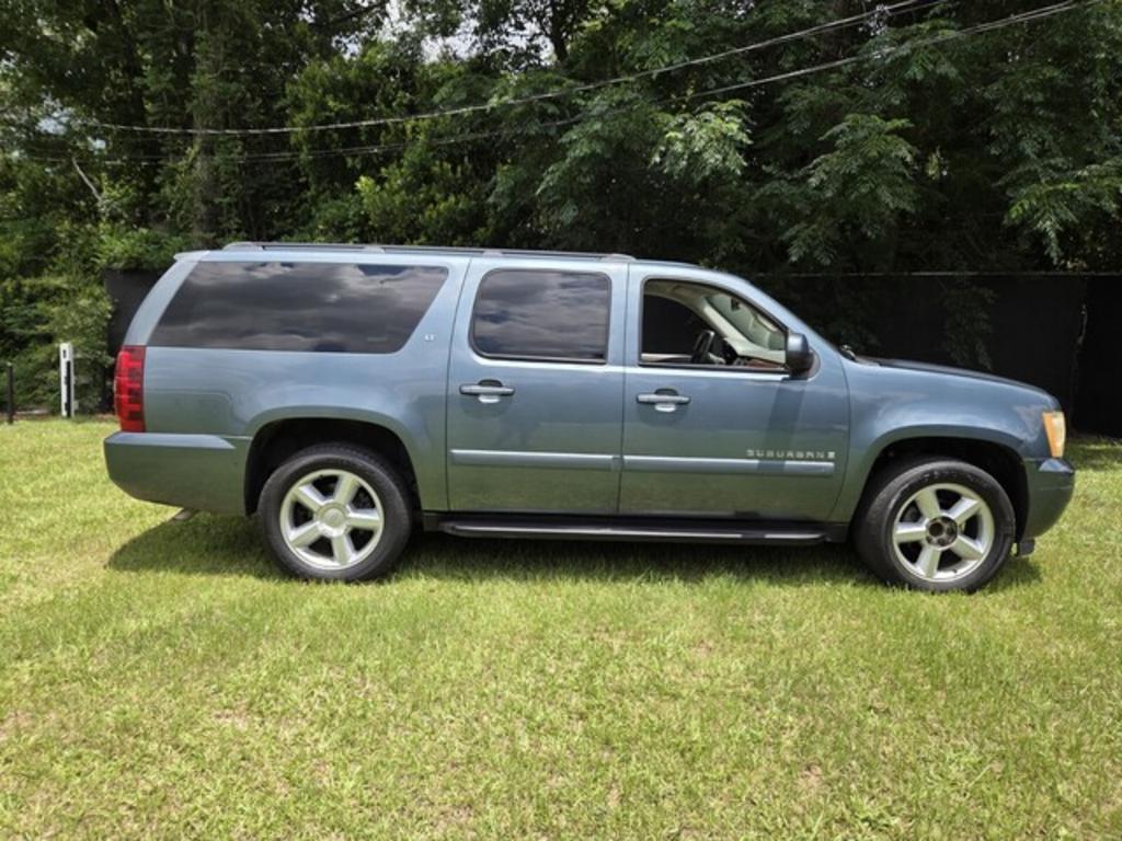 2008 Chevrolet Suburban LS - Photo 11