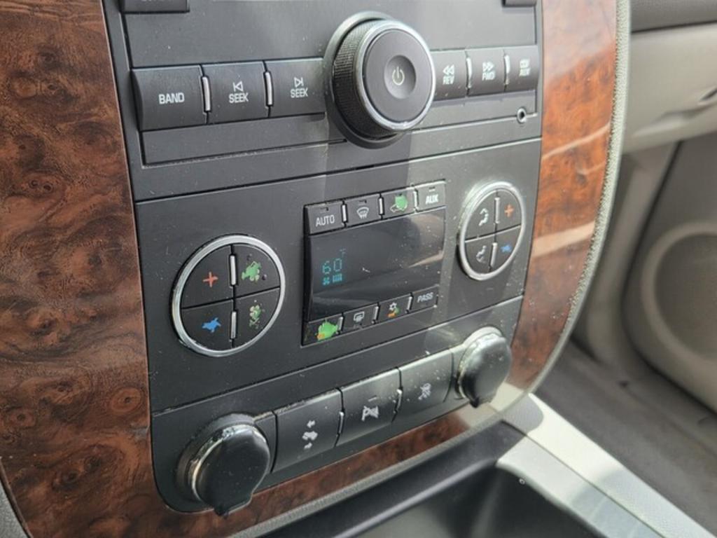 2008 Chevrolet Suburban LS - Photo 17