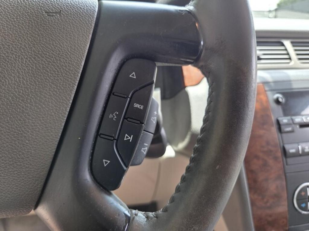2008 Chevrolet Suburban LS - Photo 21