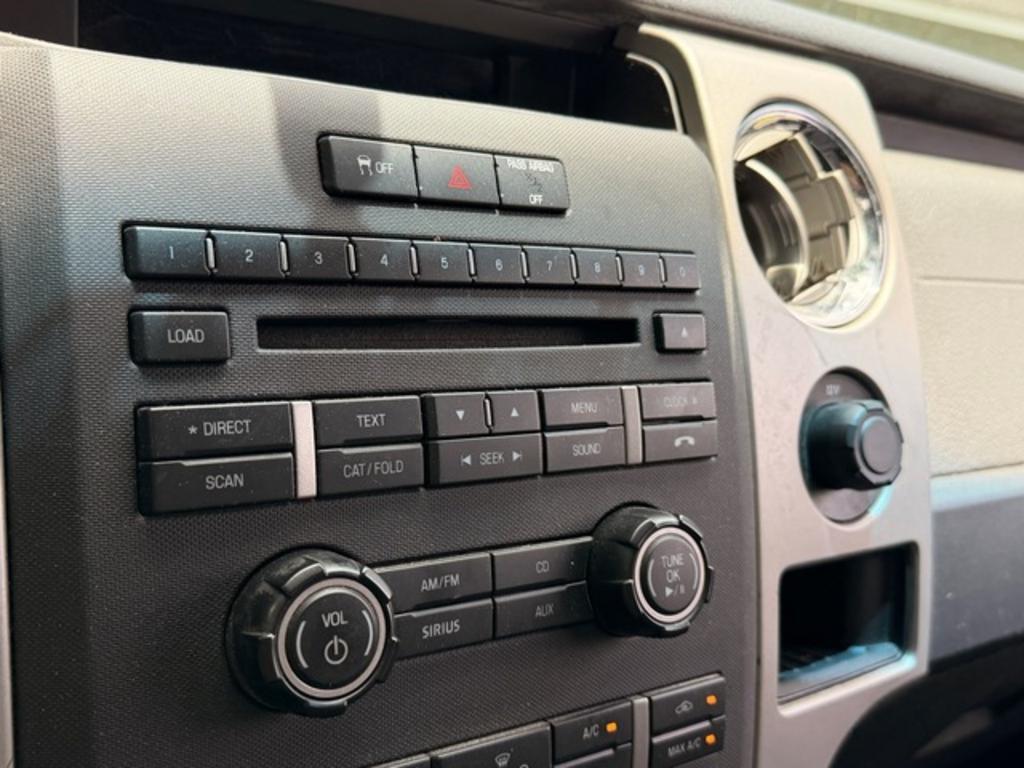 2011 Ford F-150 XLT - Photo 18