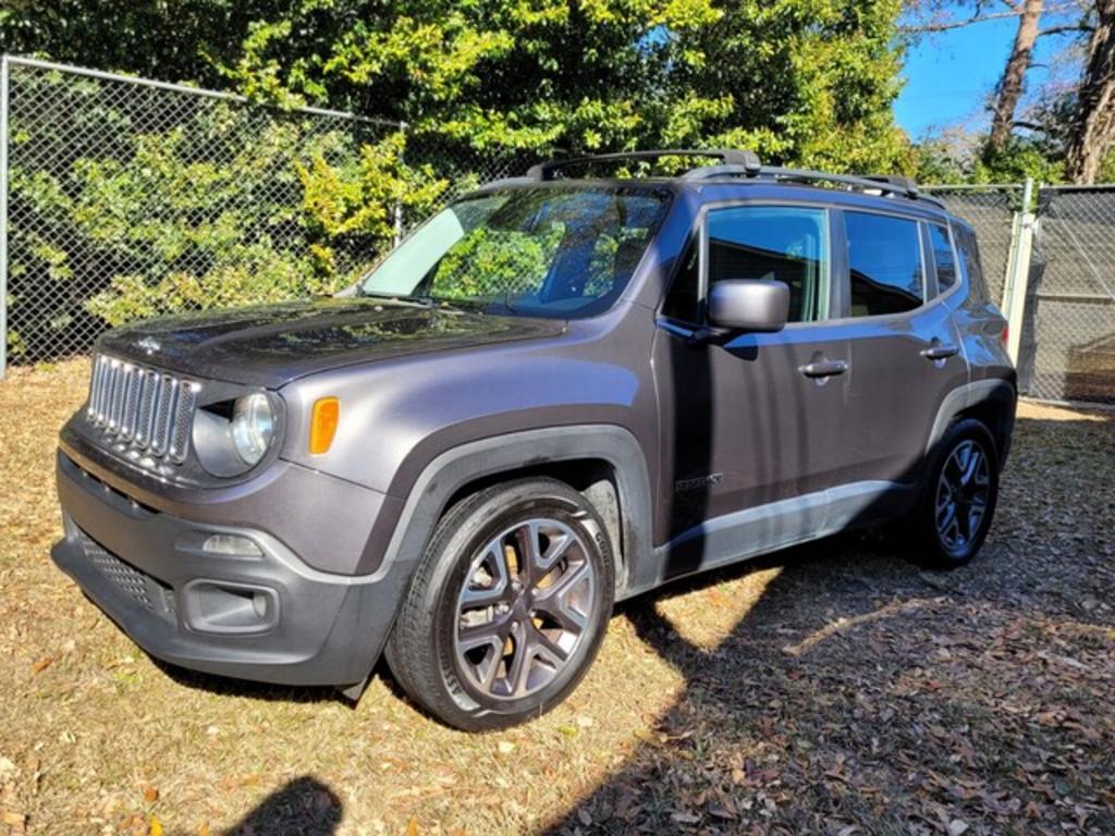 2017 Jeep Renegade Latitude's photo